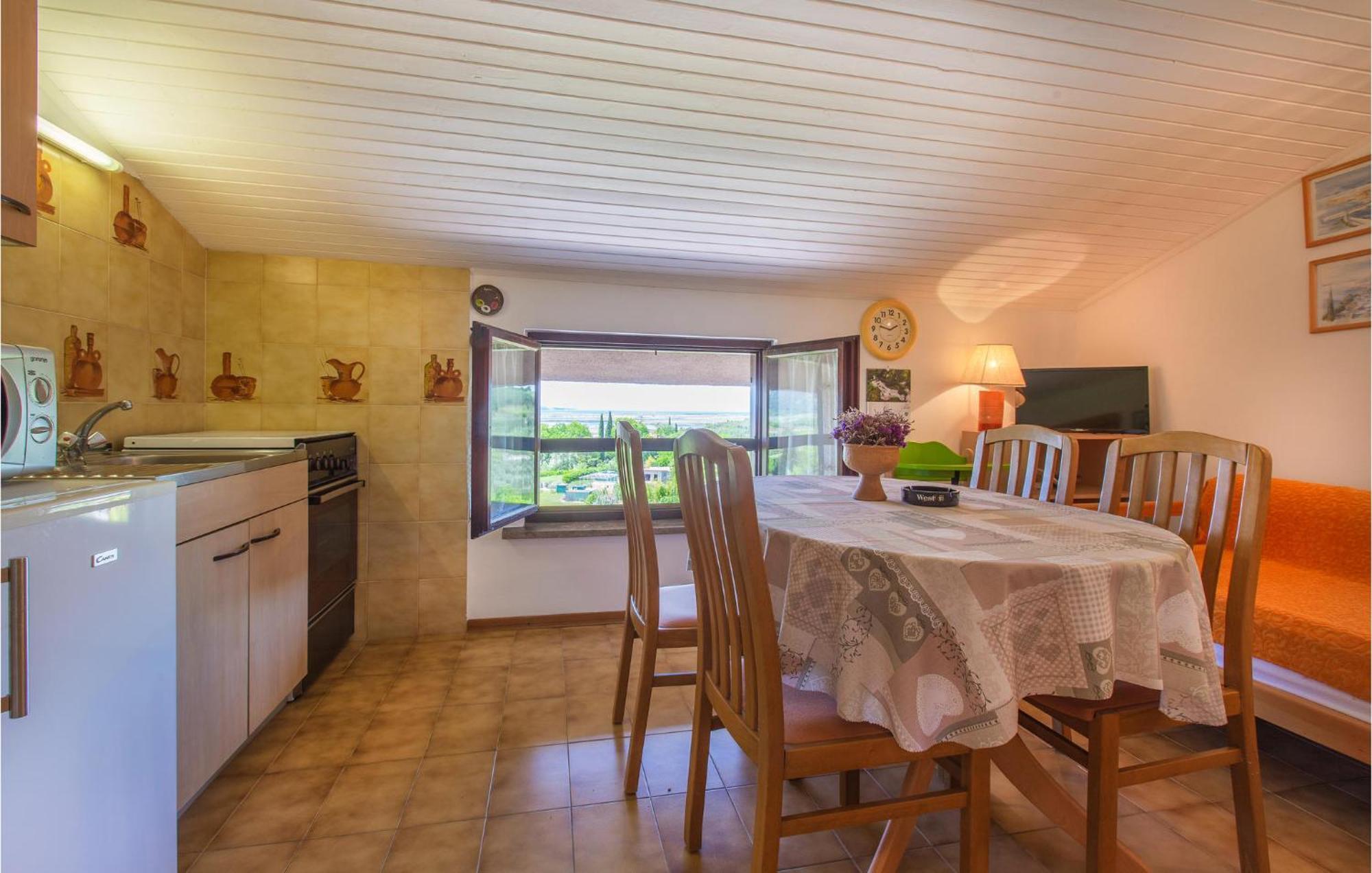 Amazing Apartment In Secovlje With Kitchen Exterior photo